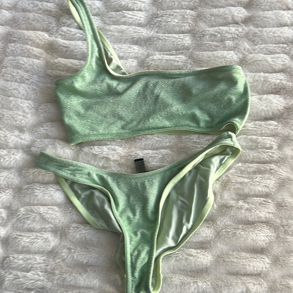 One-Shoulder triangl Bikini Set